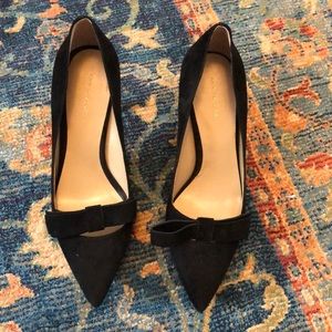 Black pointed toe heels